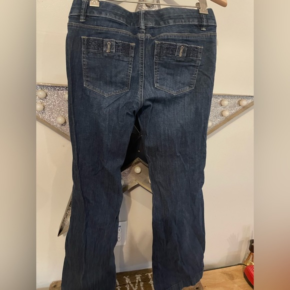 Women’s flare jeans - Picture 3 of 3